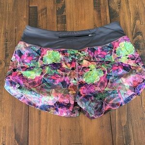 Lululemon Speed it up short 4” Flower Print
